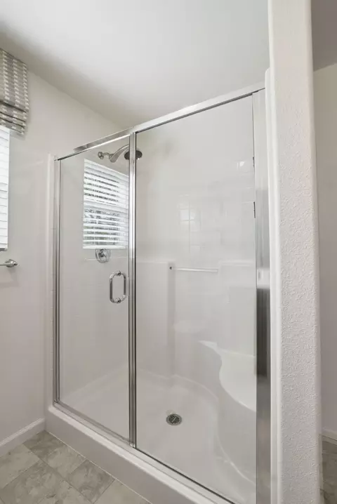 Bath - 3709 E Cypress Ave, Visalia, CA 93292 photo 6 of 6