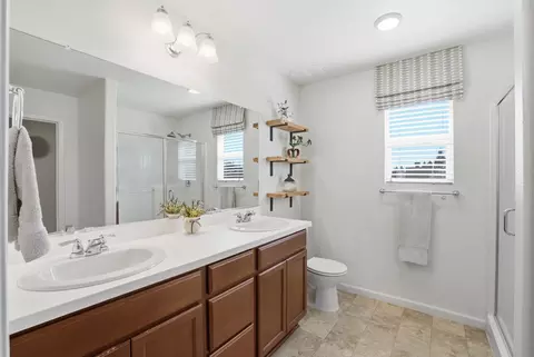 Bath - 3709 E Cypress Ave, Visalia, CA 93292 photo 5 of 6