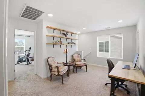 Entry Way - 3709 E Cypress Ave, Visalia, CA 93292 photo 4 of 6