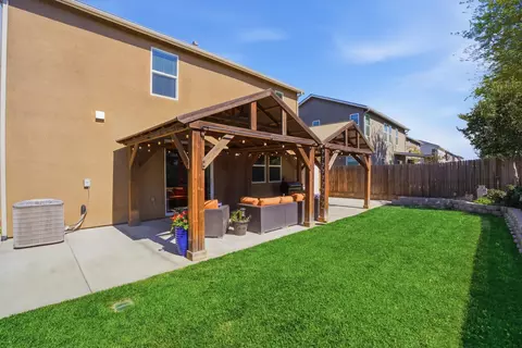 Exterior - 3709 E Cypress Ave, Visalia, CA 93292 photo 11 of 12
