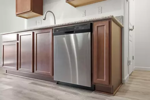 Kitchen - 3709 E Cypress Ave, Visalia, CA 93292 photo 7 of 9