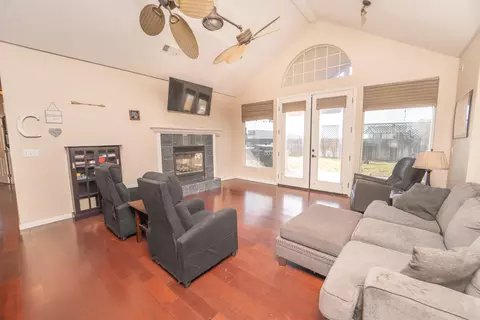 Living - 25744 Road 188, Exeter, CA 93221 photo 1 of 4