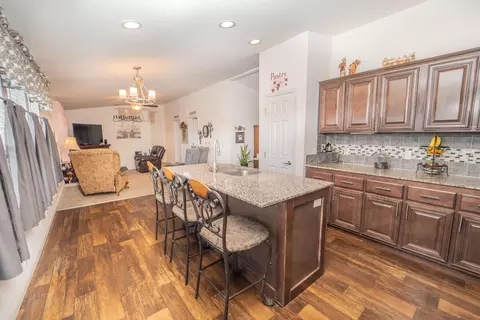Kitchen - 25744 Road 188, Exeter, CA 93221 photo 6 of 6