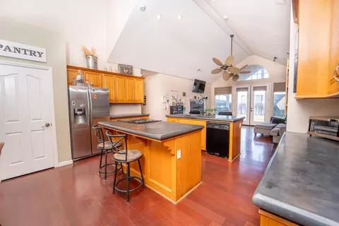 Kitchen - 25744 Road 188, Exeter, CA 93221 photo 1 of 6