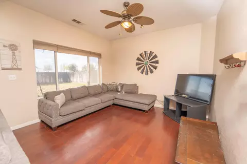 Living - 25744 Road 188, Exeter, CA 93221 photo 2 of 4