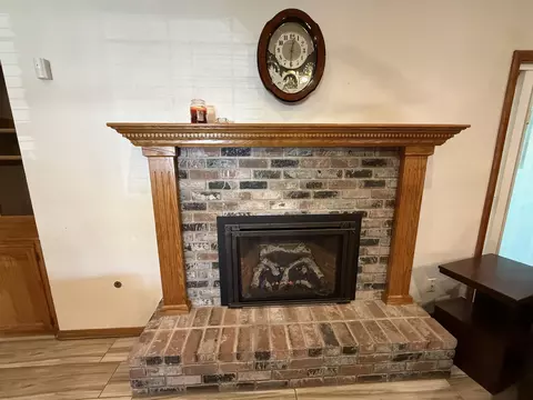 Living - 315 E Washington Ave, Tulare, CA 93274 photo 3 of 4