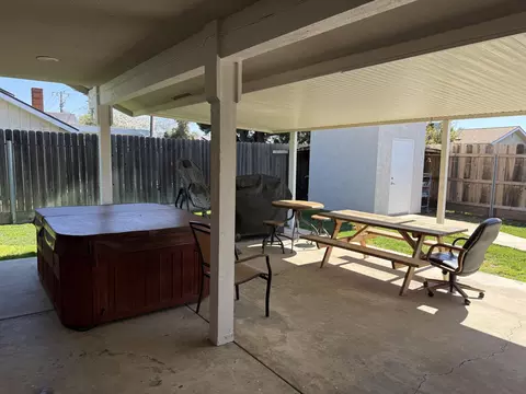 Exterior - 315 E Washington Ave, Tulare, CA 93274 photo 11 of 11