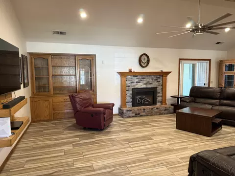 Living - 315 E Washington Ave, Tulare, CA 93274 photo 4 of 4