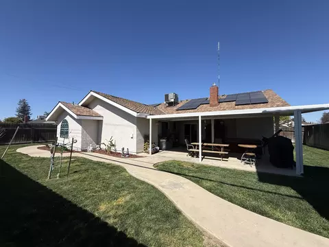 Exterior - 315 E Washington Ave, Tulare, CA 93274 photo 7 of 11
