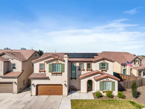 3013 N Dayton St, Visalia, CA 93291