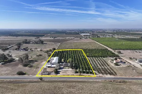 8521 Rd 256, Terra Bella, CA 93270
