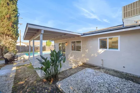 Exterior - 123 E Berkeley Ave, Tulare, CA 93274 photo 5 of 7