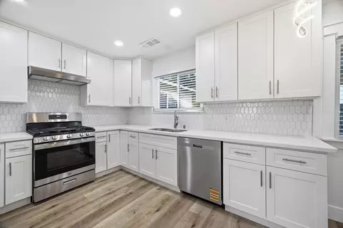 Kitchen - 123 E Berkeley Ave, Tulare, CA 93274 photo 1 of 3
