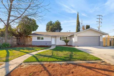 123 E Berkeley Ave, Tulare, CA 93274