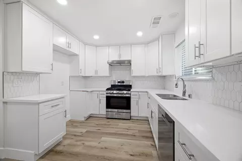 Kitchen - 123 E Berkeley Ave, Tulare, CA 93274 photo 3 of 3