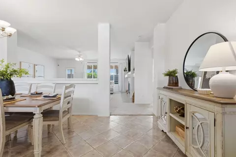 Entry Way - 3917 E Stapp Ct, Visalia, CA 93292 photo 1 of 3