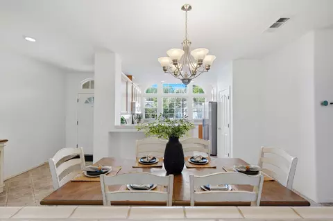 Dining - 3917 E Stapp Ct, Visalia, CA 93292 photo 3 of 5
