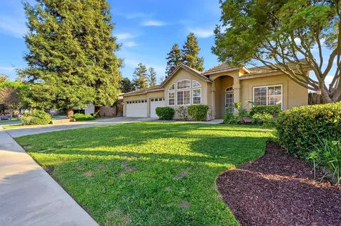 Exterior - 3917 E Stapp Ct, Visalia, CA 93292 photo 3 of 9