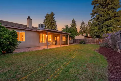 Exterior - 3917 E Stapp Ct, Visalia, CA 93292 photo 6 of 9