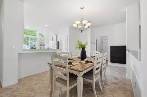 Dining - 3917 E Stapp Ct, Visalia, CA 93292 photo 4 of 5