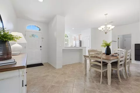 Entry Way - 3917 E Stapp Ct, Visalia, CA 93292 photo 2 of 3