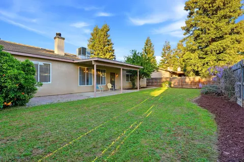 Exterior - 3917 E Stapp Ct, Visalia, CA 93292 photo 5 of 9