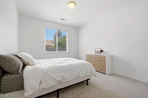 Bedroom - 3917 E Stapp Ct, Visalia, CA 93292 photo 4 of 5