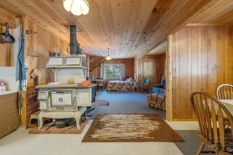 Entry Way - 48675 Todd Eymann Rd, Miramonte, CA 93641 photo 1 of 2