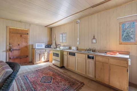 Kitchen - 48675 Todd Eymann Rd, Miramonte, CA 93641 photo 6 of 6