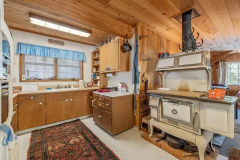 Kitchen - 48675 Todd Eymann Rd, Miramonte, CA 93641 photo 1 of 6