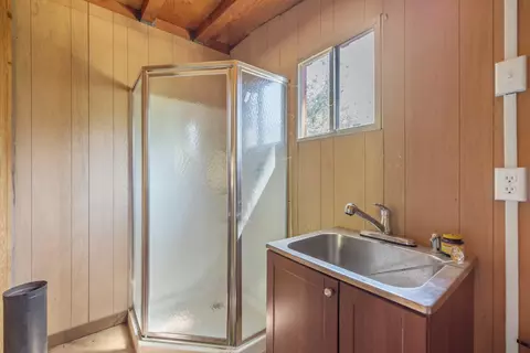 Bath - 48675 Todd Eymann Rd, Miramonte, CA 93641 photo 4 of 4