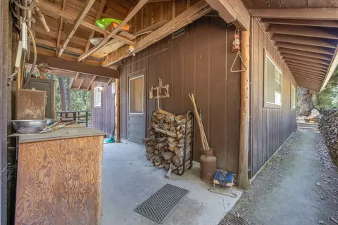 Exterior - 48675 Todd Eymann Rd, Miramonte, CA 93641 photo 4 of 44
