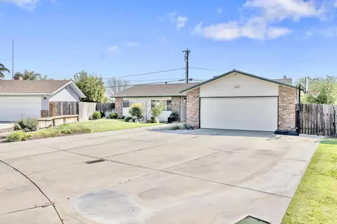 Exterior - 107 Ruth St, Exeter, CA 93221 photo 12 of 14