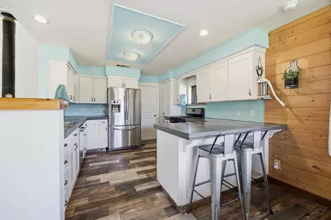 Kitchen - 31393 Dahlem Dr, Exeter, CA 93221 photo 1 of 5