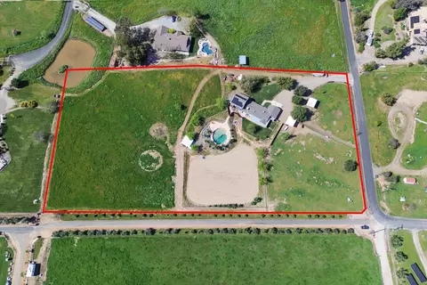 View/Area - 31393 Dahlem Dr, Exeter, CA 93221 photo 2 of 9