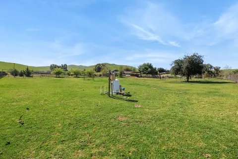 Exterior - 31393 Dahlem Dr, Exeter, CA 93221 photo 17 of 23