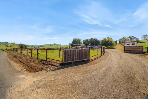 Exterior - 31393 Dahlem Dr, Exeter, CA 93221 photo 13 of 23