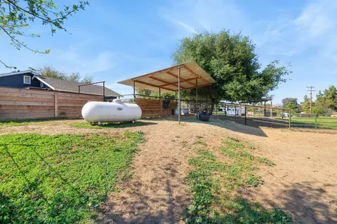 Exterior - 31393 Dahlem Dr, Exeter, CA 93221 photo 16 of 23