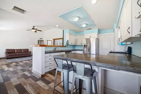 Kitchen - 31393 Dahlem Dr, Exeter, CA 93221 photo 2 of 5