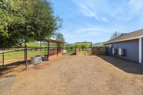 Exterior - 31393 Dahlem Dr, Exeter, CA 93221 photo 14 of 23