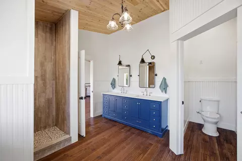Bath - 31393 Dahlem Dr, Exeter, CA 93221 photo 7 of 9