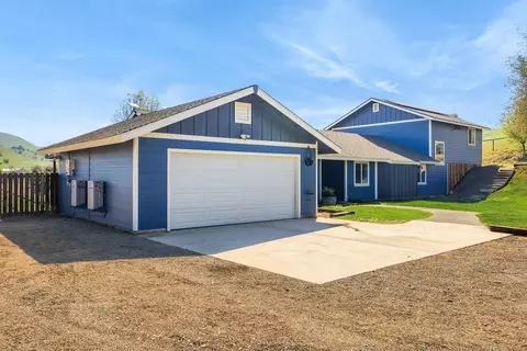 Exterior - 31393 Dahlem Dr, Exeter, CA 93221 photo 2 of 23