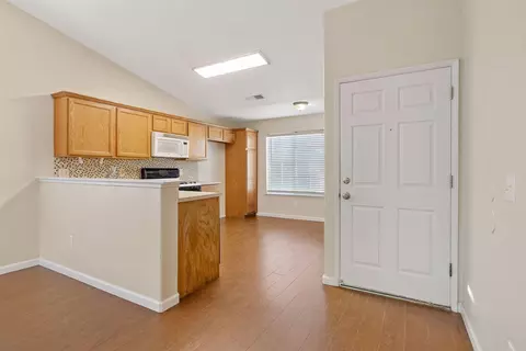 4231 E Paradise Ave, Visalia, CA 93292 photo 5