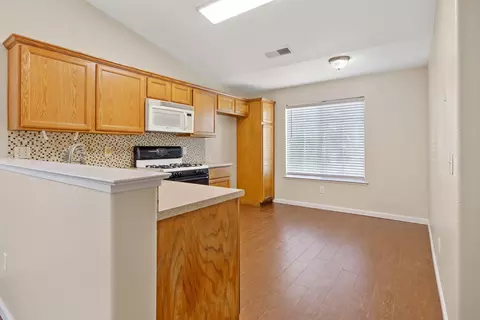 4231 E Paradise Ave, Visalia, CA 93292 photo 6
