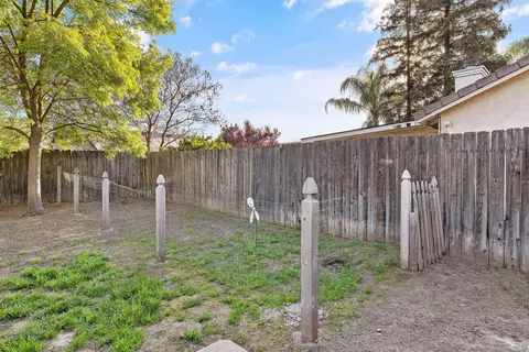 4231 E Paradise Ave, Visalia, CA 93292 photo 25