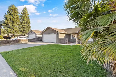 4231 E Paradise Ave, Visalia, CA 93292 photo 3
