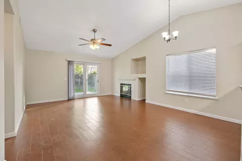 4231 E Paradise Ave, Visalia, CA 93292 photo 8