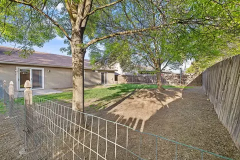 4231 E Paradise Ave, Visalia, CA 93292 photo 24
