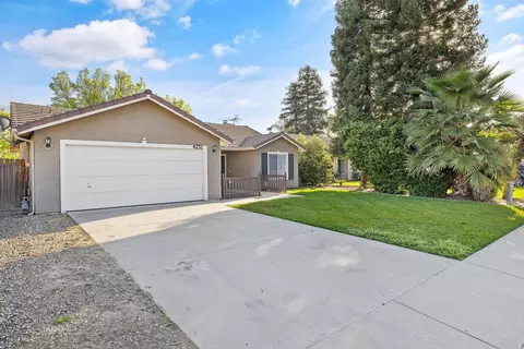 4231 E Paradise Ave, Visalia, CA 93292 photo 2