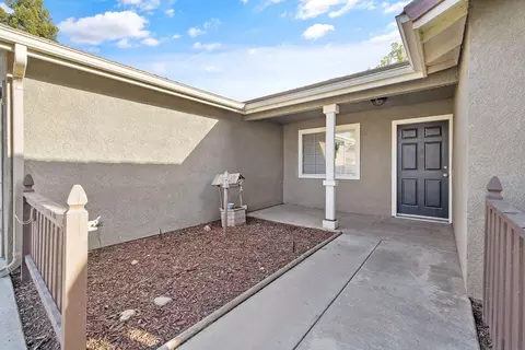 4231 E Paradise Ave, Visalia, CA 93292 photo 4